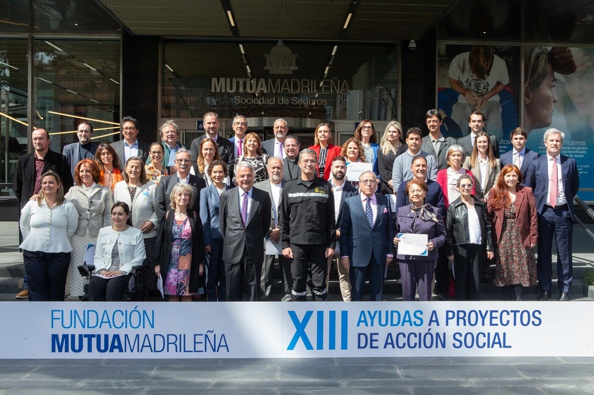 FOTO_GRUPO_AYUDAS